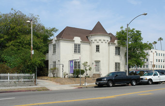 531 S Commonwealth Ave in Los Angeles, CA - Building Photo - Building Photo