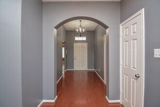 917 Almond St in Baytown, TX - Building Photo - Building Photo