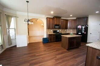 250 Sylvan Loop in Fayetteville, GA - Building Photo - Building Photo