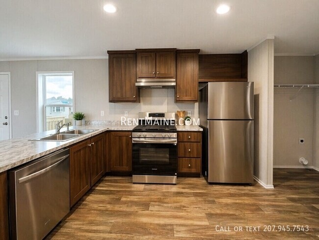 194 F St in Pittsfield, ME - Building Photo - Building Photo