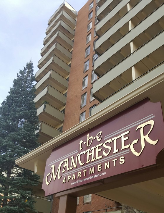 Manchester Apartments in Denver, CO - Building Photo