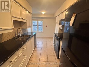 600 Shoreline Dr in Mississauga, ON - Building Photo - Building Photo