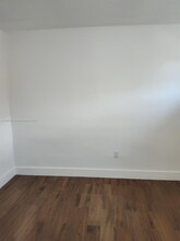655 Eldron Dr in Miami Springs, FL - Building Photo - Building Photo