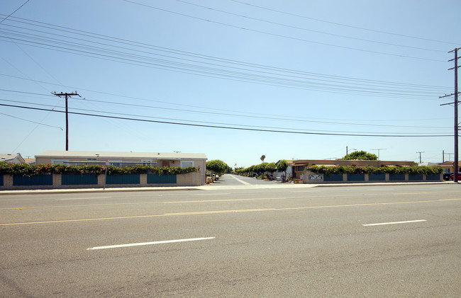 Golden State Mobile Lodge in Torrance, CA - Building Photo - Building Photo