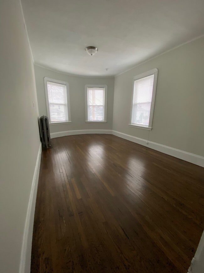 32 Gordon St, Unit 2 in Boston, MA - Building Photo - Building Photo