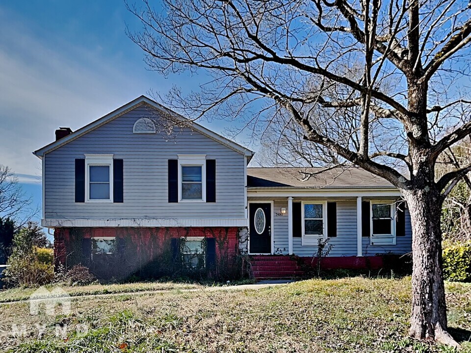 7400 Middlebury Pl in Charlotte, NC - Building Photo