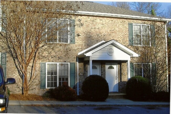 property at 959 13th St SE