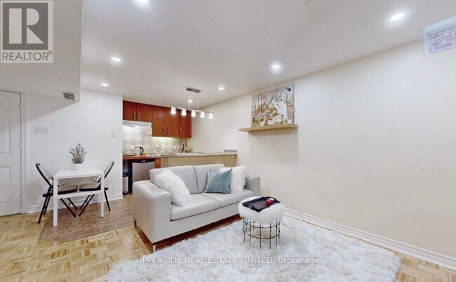 15 Patrice Crescent in Vaughan, ON - Building Photo - Building Photo