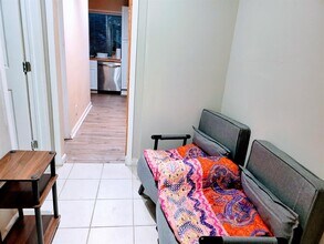 10045 Woodland Village Dr in Austin, TX - Foto de edificio - Building Photo