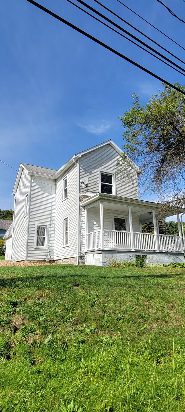 property at 1102 Old Mercer Rd