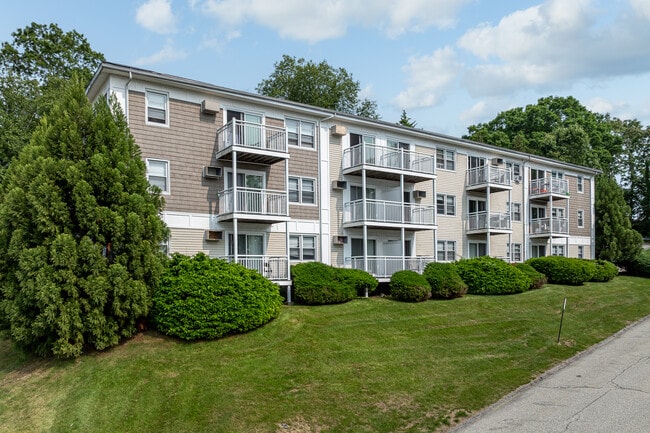 Thamesview Apartments in Norwich, CT - Building Photo - Building Photo