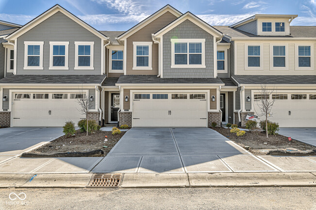 9623 Beckett St in Avon, IN - Building Photo - Building Photo