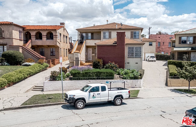 property at 1012 S Sycamore Ave