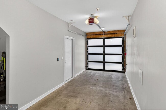 2528 E Albert St in Philadelphia, PA - Building Photo - Building Photo