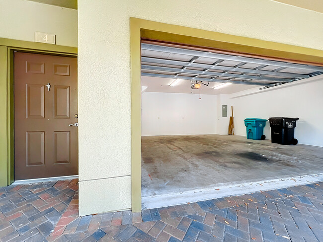 2586 Grand Central Pky in Orlando, FL - Building Photo - Building Photo