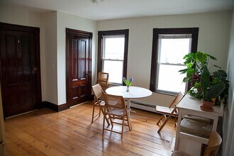 25 Everett St, Unit 2 in Boston, MA - Foto de edificio - Building Photo