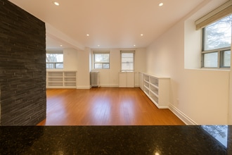 20-20 Triller Ave in Toronto, ON - Building Photo - Building Photo
