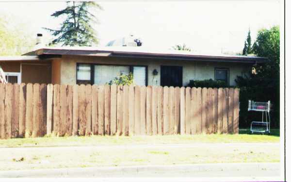 318 Buena Vista St in Hemet, CA - Foto de edificio