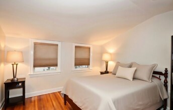 27 Crosby Rd, Unit 3 in Chestnut Hill, MA - Foto de edificio - Building Photo