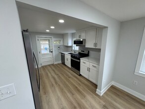 413 State St in Cherry Hill Township, NJ - Foto de edificio - Building Photo