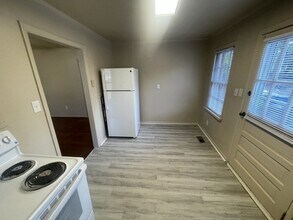 429 Rose Ln in Raleigh, NC - Building Photo - Building Photo