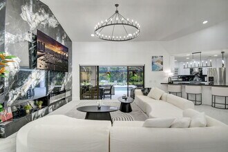 13302 Doubletree Cir in Wellington, FL - Building Photo - Building Photo