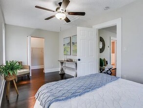 2862 2nd Ave S-Unit -1 in St. Petersburg, FL - Building Photo - Building Photo