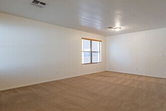 12957 N Desert Olive Dr in Oro Valley, AZ - Building Photo - Building Photo