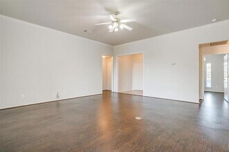 524 Thistle Meade Cir in Burleson, TX - Building Photo - Building Photo