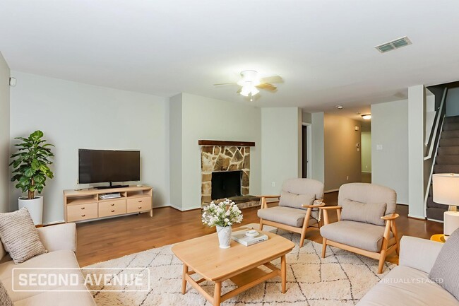 12956 Vassar Dr in Frisco, TX - Foto de edificio - Building Photo