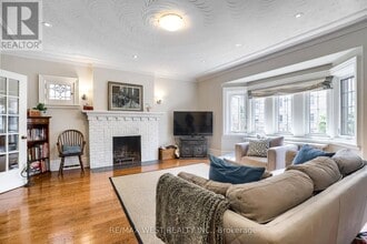 6 Oriole Gardens in Toronto, ON - Building Photo - Building Photo