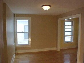 215 E Mifflin St in Madison, WI - Building Photo - Building Photo