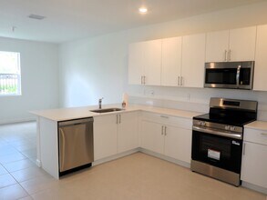 18417 SW 1st St in Pembroke Pines, FL - Building Photo - Building Photo
