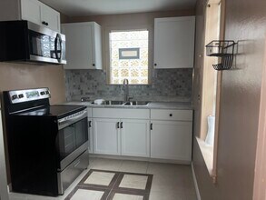 18089 Schaefer Hwy in Detroit, MI - Building Photo - Building Photo