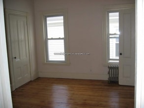 55 Hillside St in Boston, MA - Foto de edificio - Building Photo