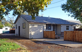 1643-1647 Kathleen Ave in Sacramento, CA - Building Photo - Building Photo