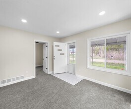 24108 Martinsville Rd in Belleville, MI - Building Photo - Building Photo