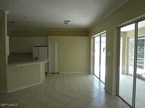 11082 Lakeland Cir in Ft. Myers, FL - Building Photo - Building Photo