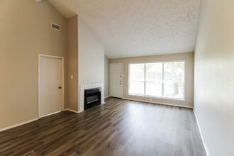 3819 Old Post Rd in Houston, TX - Building Photo - Building Photo