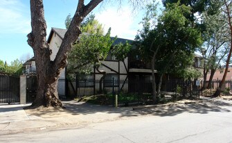 6948 Vesper Ave in Van Nuys, CA - Building Photo