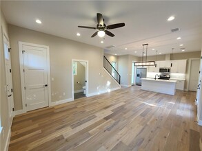 907 E 44th St in Austin, TX - Building Photo - Building Photo