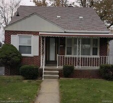 49 E Fairmount Ave, Unit 335 in Pontiac, MI - Building Photo