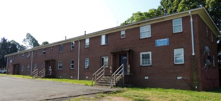 Hillside Gardens in Winston-Salem, NC - Building Photo - Building Photo