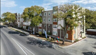 4611 N Interstate 35 Frontage Rd in Austin, TX - Building Photo - Building Photo