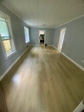 1036 Neptune Ave in Akron, OH - Foto de edificio - Building Photo