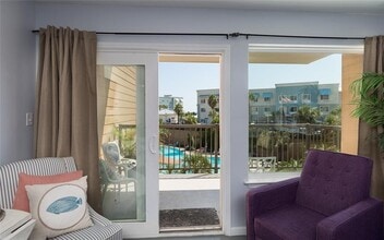 9520 Seawall Blvd, Unit 235 in Galveston, TX - Foto de edificio - Building Photo