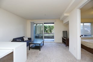 Yugo Seattle Rivendell in Seattle, WA - Building Photo