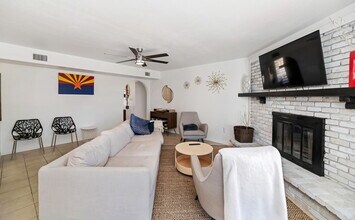 6729 E Sharon Dr in Scottsdale, AZ - Building Photo - Building Photo