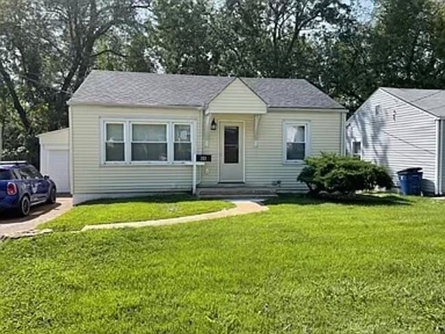 property at 66 Reasor Dr