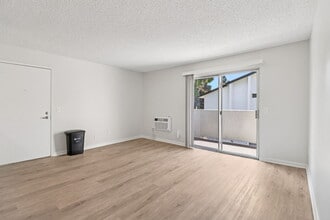 Waterleaf Apartments Homes in Vista, CA - Foto de edificio - Building Photo
